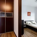 Сlose-Urban Chic - Great Location - 2 Bedrooms& Legnicka
