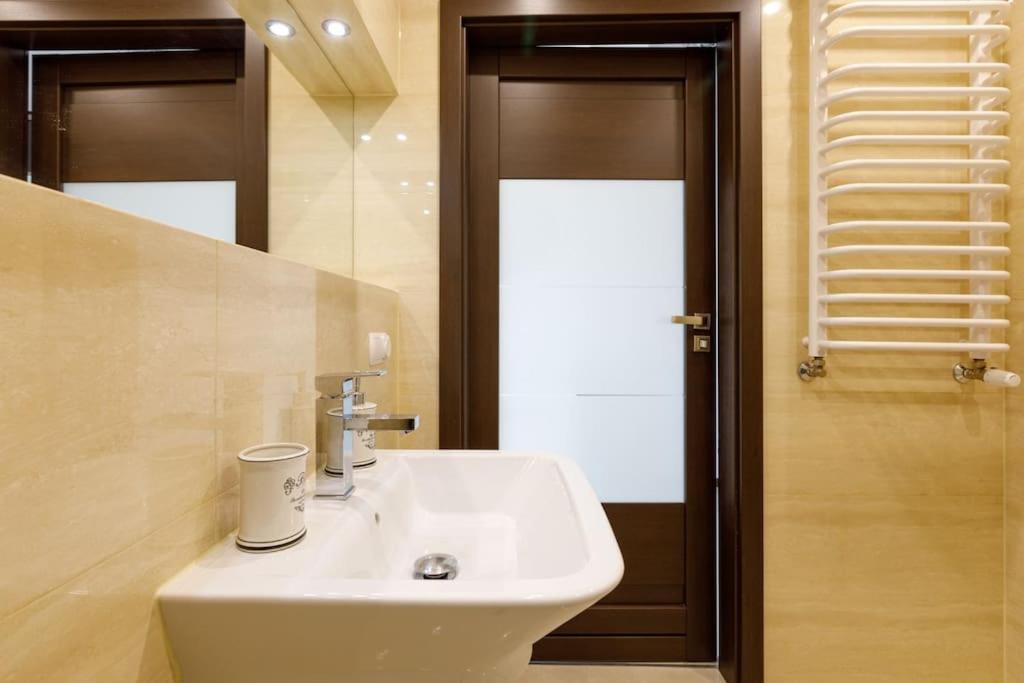 сlose-urban Chic - Great Location - 2 Bedrooms& Legnicka * Wroclaw
