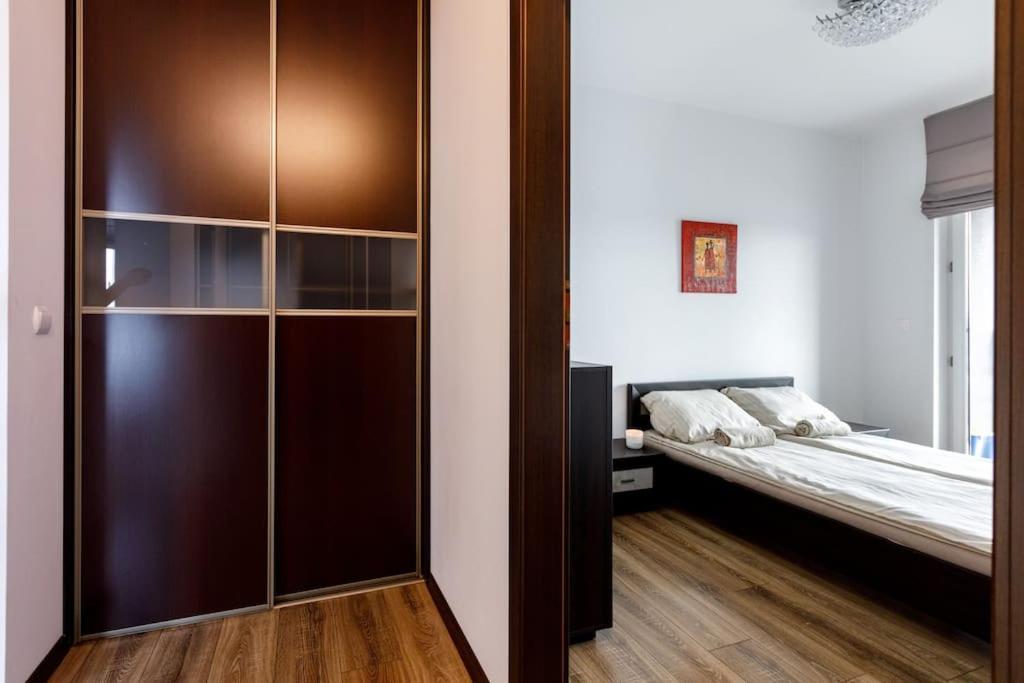 сlose-urban Chic - Great Location - 2 Bedrooms& Legnicka * Wroclaw