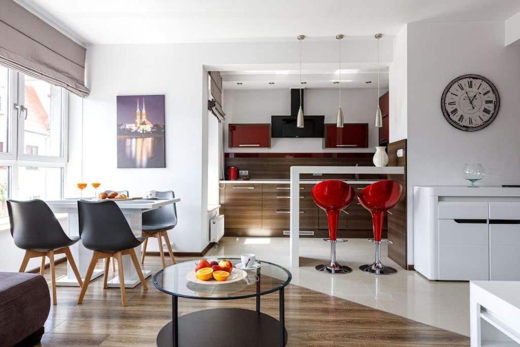 сlose-urban Chic - Great Location - 2 Bedrooms& Legnicka Apartment Wroclaw