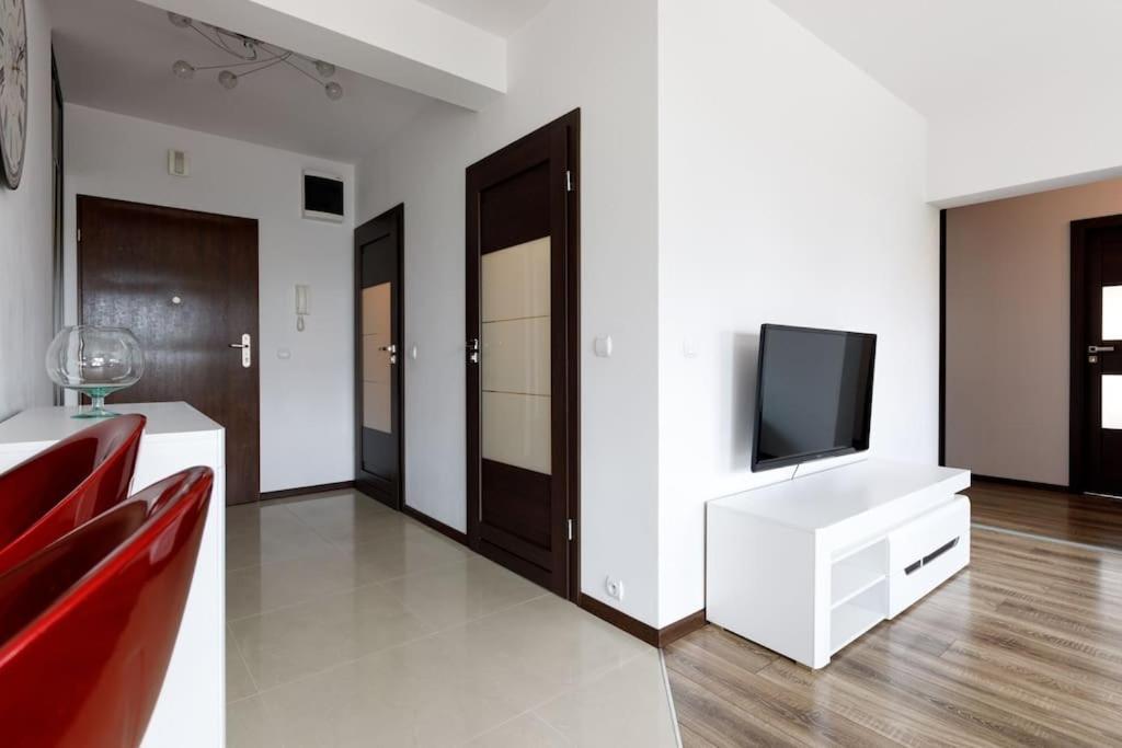Apartment сlose-urban Chic - Great Location - 2 Bedrooms& Legnicka Wroclaw