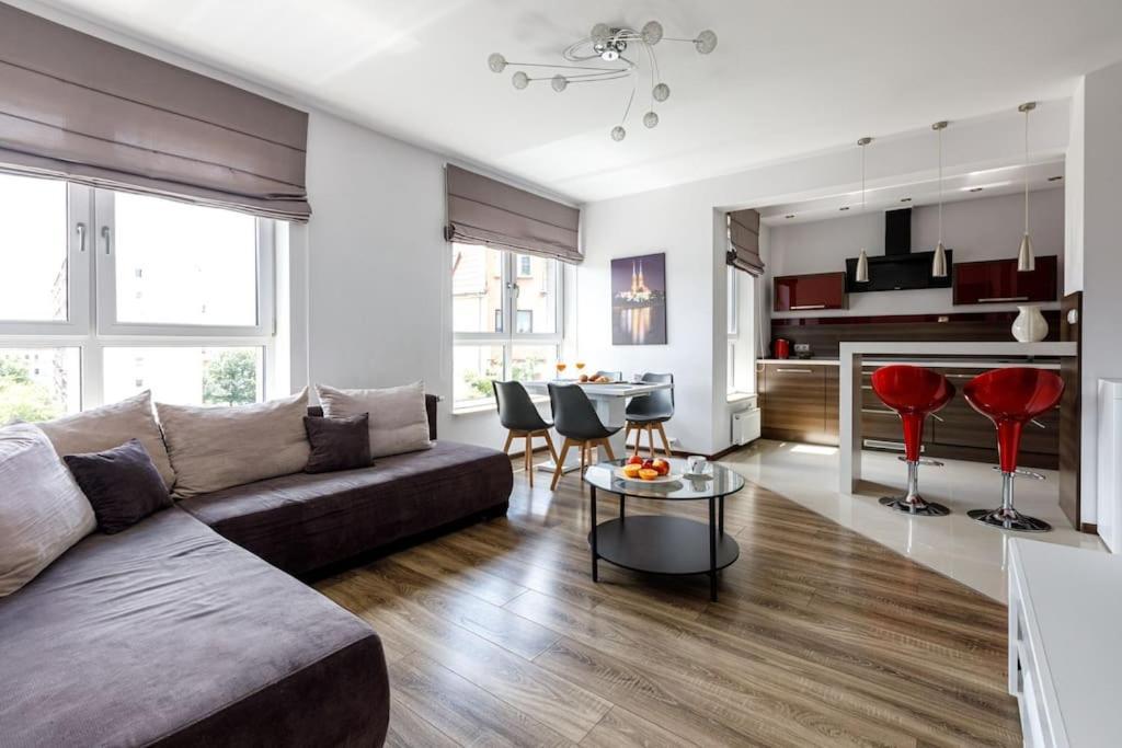сlose-urban Chic - Great Location - 2 Bedrooms& Legnicka Apartment Wroclaw